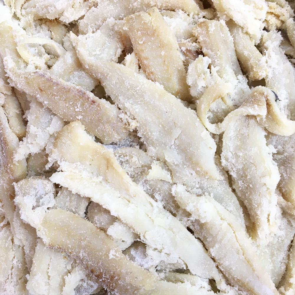 Bacalhau Polaca Desfiado 1kg - Empório Quatro Estrelas -  emporioquatroestrelas